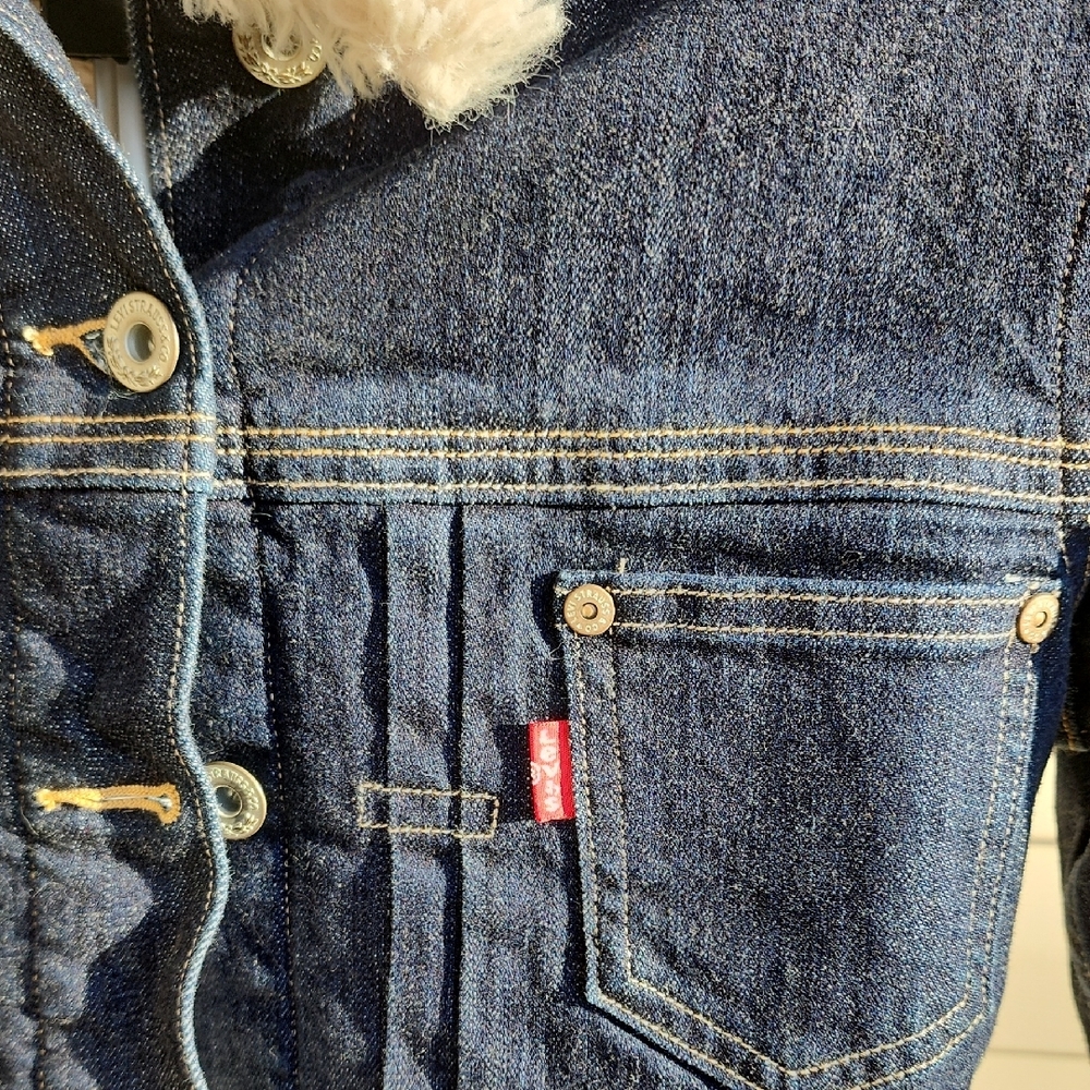 Vintage Levi's Womens Juniors Blue Denim Jacket with Sherpa Lining Size XS - Picture 4 of 14